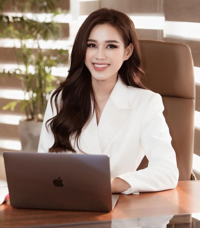 Charlee Modena, Owner of Coval Soft